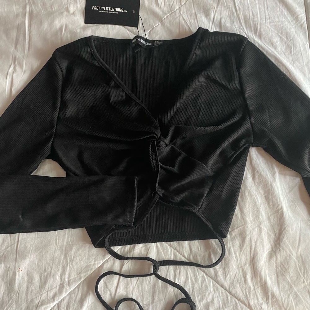 trendy black long sleeve crop top
